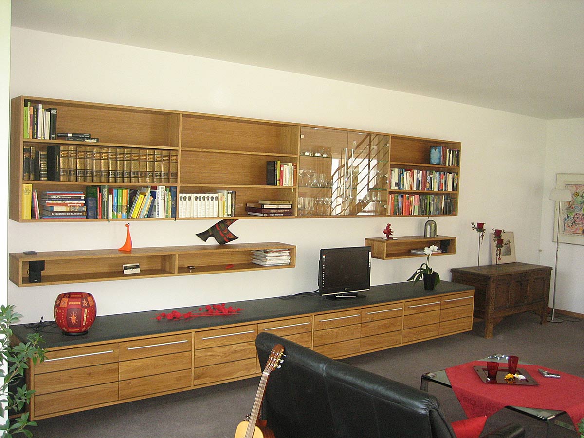 Regalwand in Eiche - Holzcoop Innenausbau GmbH Aachen Brand - Schreinerei